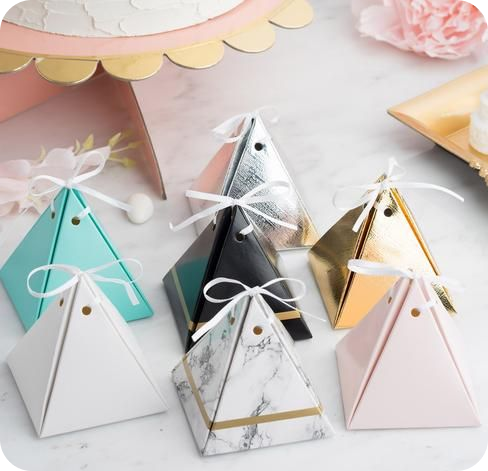 4 gift Pyramid Boxes